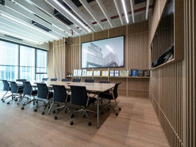 Interieur van Vergaderkamer in Wijkgebouw De Kade