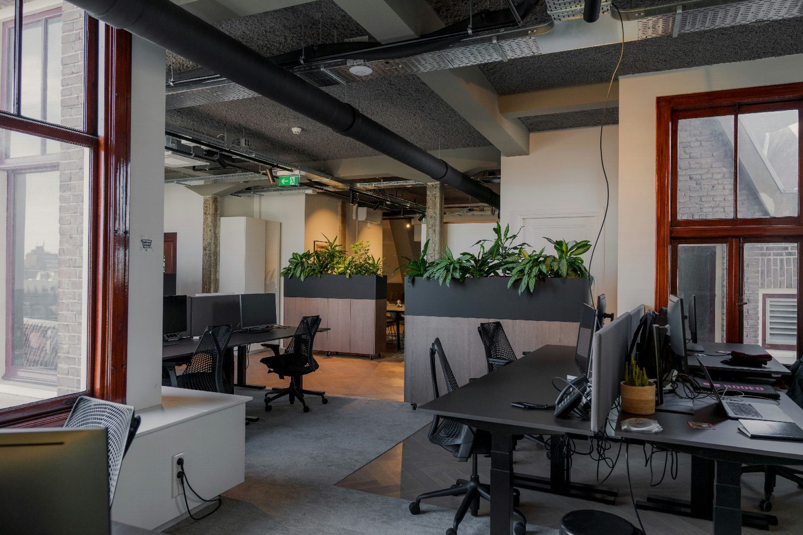 Interieur van Vergaderkamer in Buurthuis Kanaalkwartier