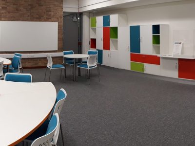 Interieur van Speellokaal in Buurthuis De Zwaan